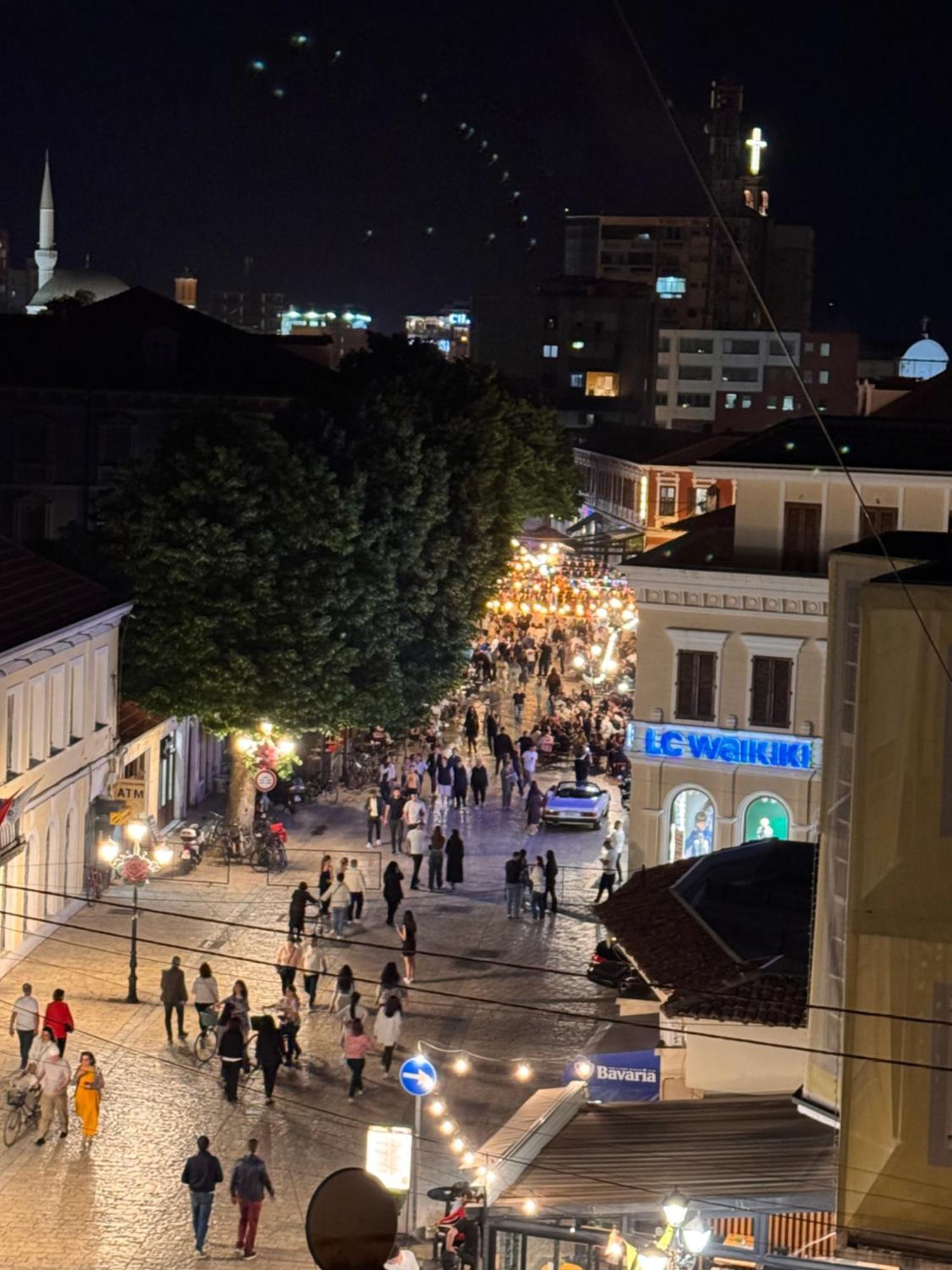 Pedestrian Street Center Apartment *